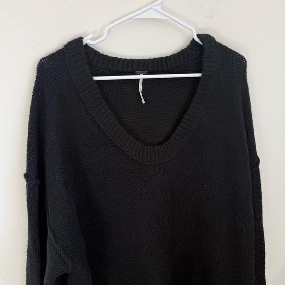 Free People Women's Black Long Sleeve Brookside Tunic OVERSIZE Sweater XS - Picture 6 of 6